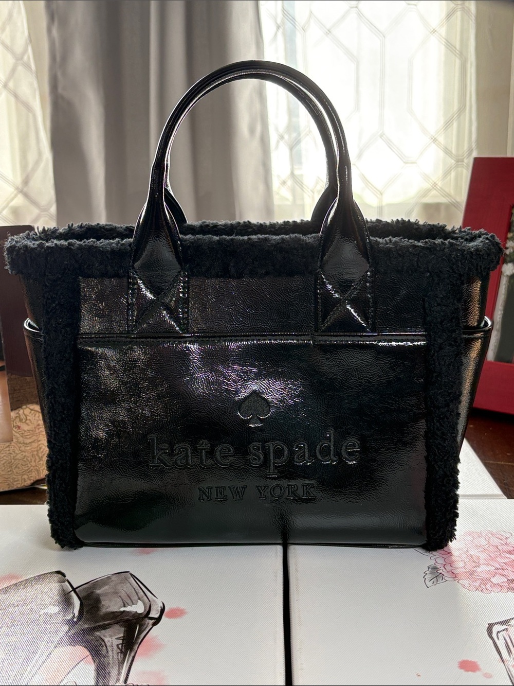 Kate Spade Black Patent Leather Shearling Bag w/Detachable Strap 8.5x10x4in EUC - Picture 3 of 16